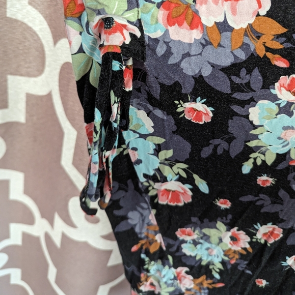 Maternity Dress with adjustable slit - Picture 2 of 5